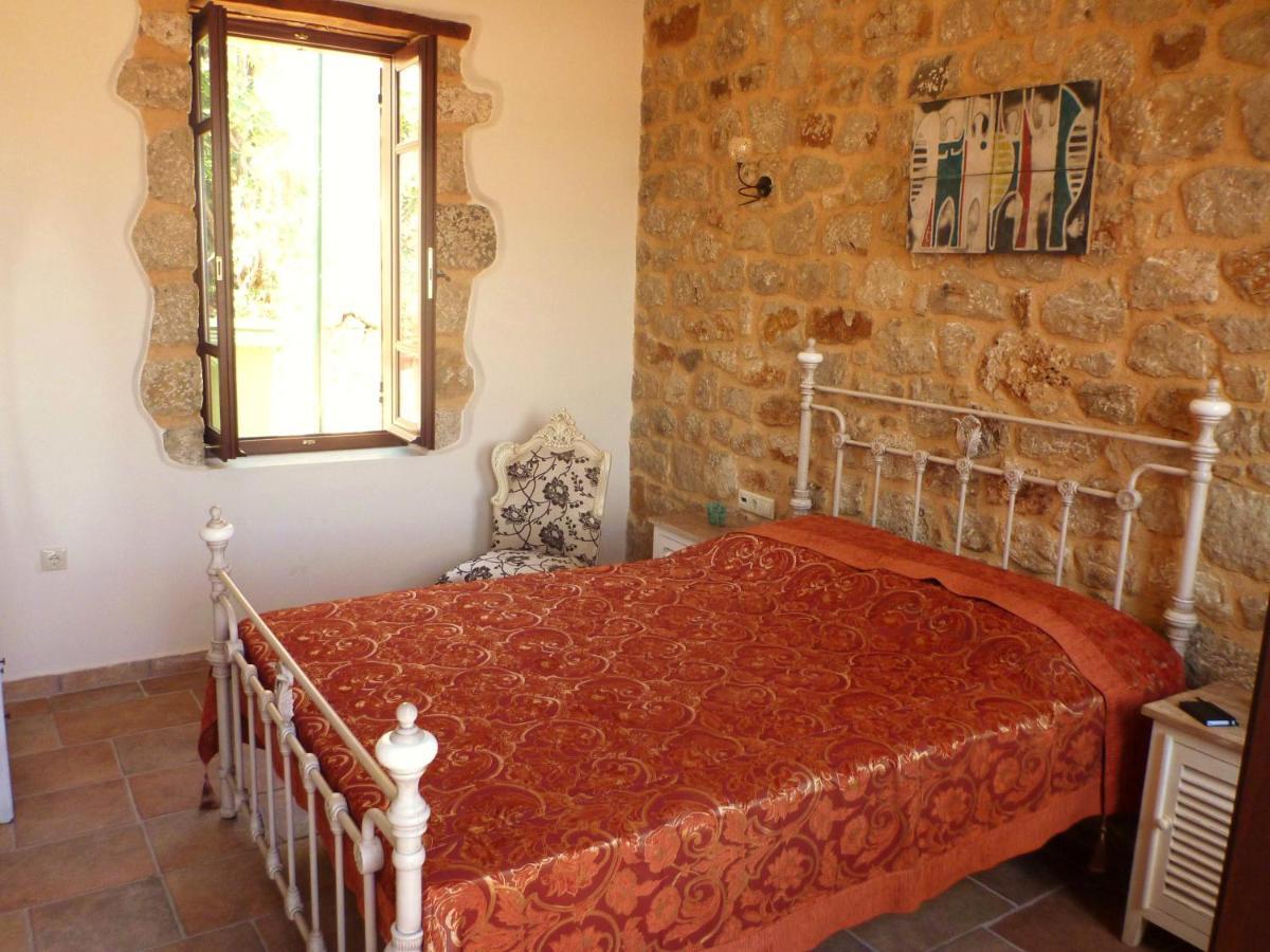 Bright Sun Villas Chalki Town Rom bilde